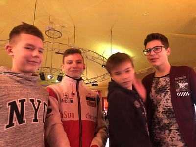 IMG ef6d713e8cbb484af425ab611a953d35 V