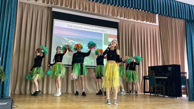 photo 5395849800483720729 y